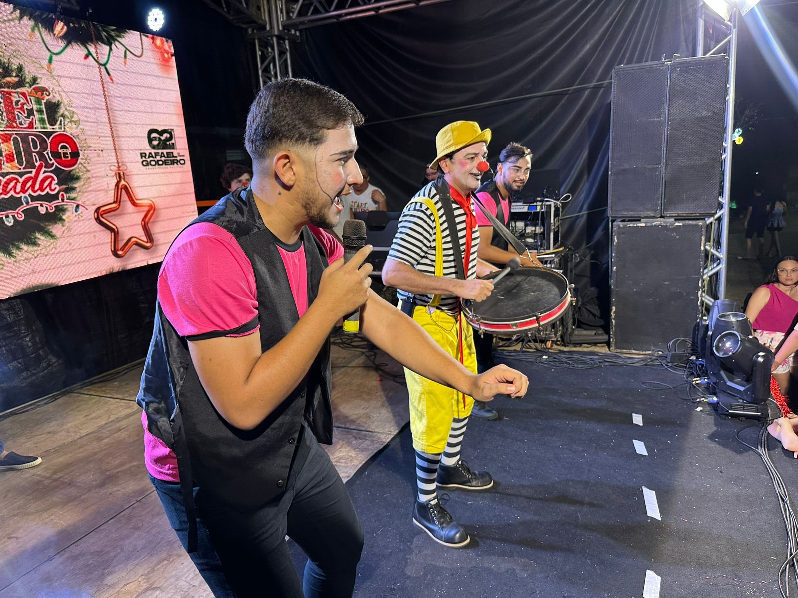 Show de palhaço foi uma das atrações em Rafael Godeiro